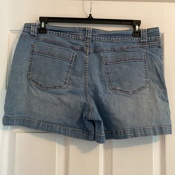 47. Faded Glory Denim Shorts Size 14 Average - Picture 4 of 6